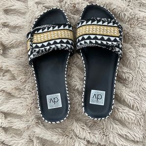 Women’s slide sandals